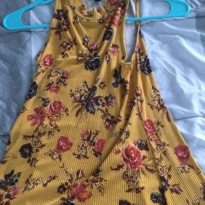 Super cute and comfy yellow dress, floral pattern!